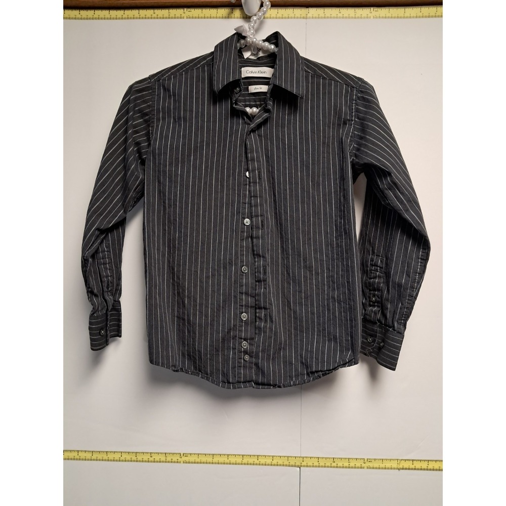 Boys‎ Calvin Klein Pin Stripe Button Down Shirt. Size 8